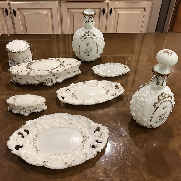 Antique 1890 to 1905 era Victorian milk glass, embossed painted decanter - Picture 13 of 13